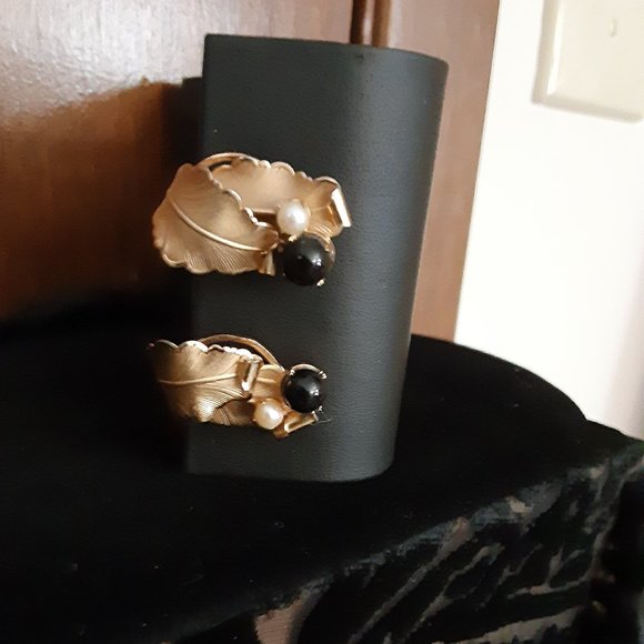 STAR BRAND CLIP EARRINGS/VINTAGE - Picture 3 of 7